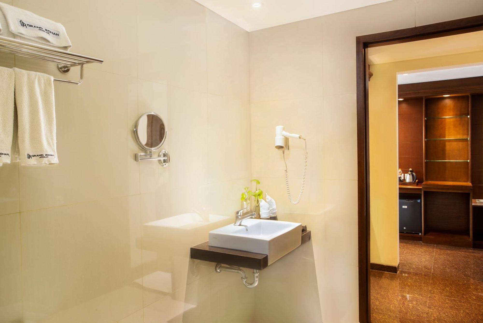 Grand Rohan Jogja 4* Baturetno